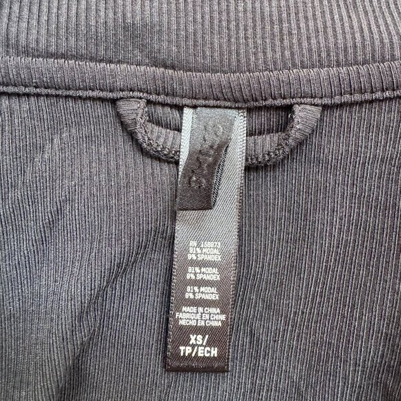 New SKIMS Soft Lounge Sleep Top Long Sleeve Button Down Shirt in Onyx Black XS - Picture 6 of 9